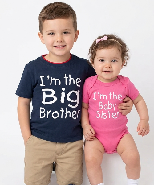 Je suis le t-shirt Big Brother et je suis l'ensemble de body Baby Sister 