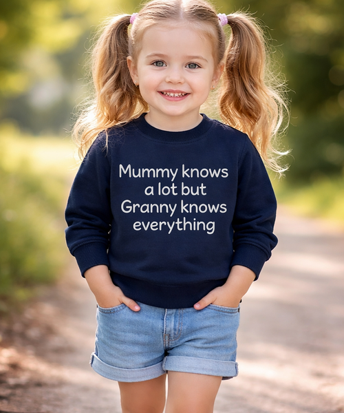 Maman en sait beaucoup mais grand-mère sait tout Sweat-shirt bleu marine