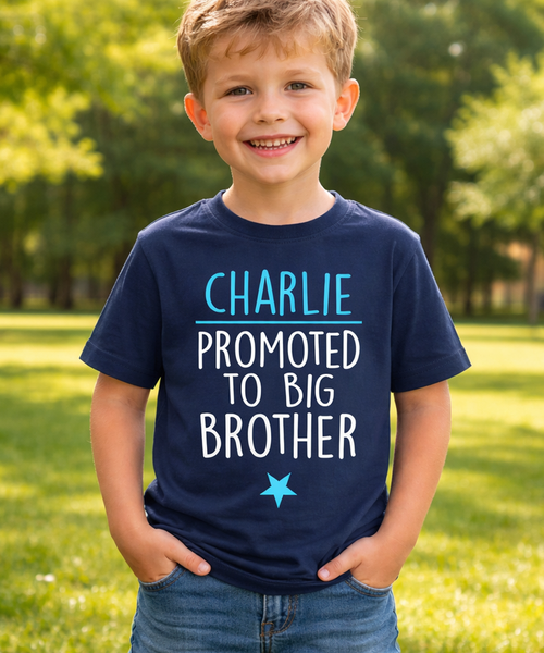 "Promu Big Brother" personnalisé avec votre nom ! Enfants de T-shirt 