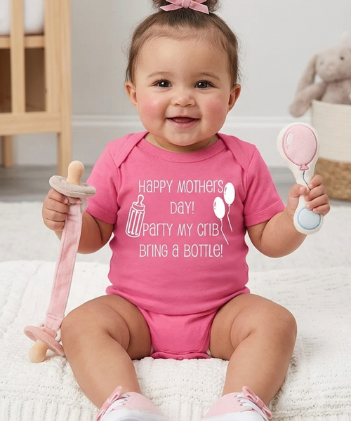 Bonne fête des mères dans mon berceau Apportez une bouteille Body bébé 