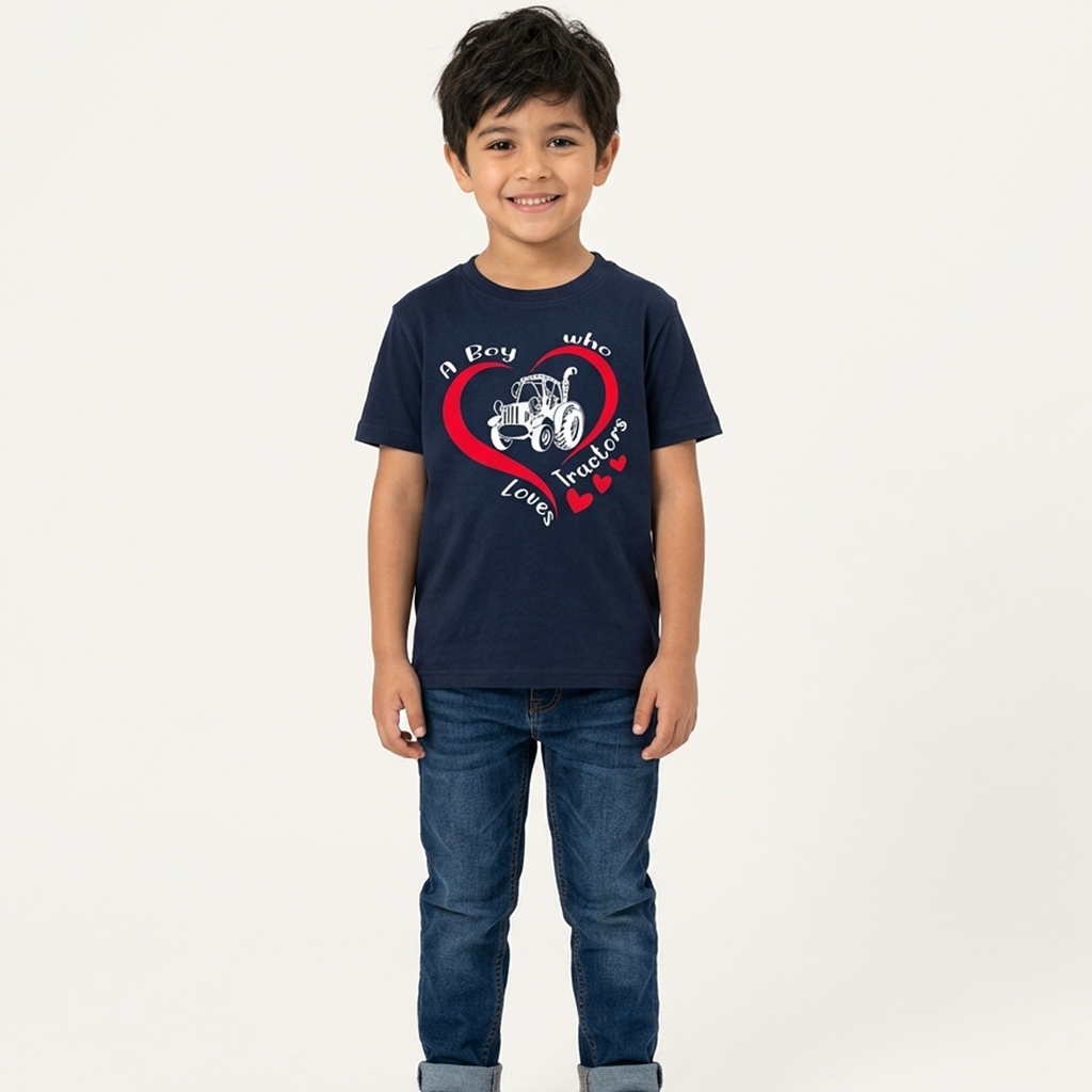 Un garçon qui aime les tracteurs T-shirt enfant 