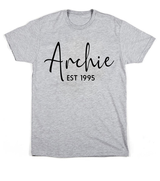 T-shirt unisexe Signature personnalisé avec nom et année 