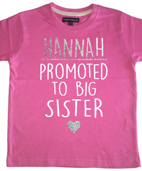 Edward Sinclair a personnalisé « Promu au rang de grande sœur » avec votre nom ! T-shirt pour filles pour enfants 