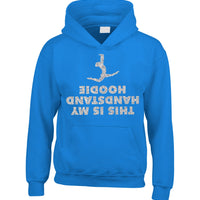 Ceci est mon sweat à capuche à capuche avec imprimé à paillettes argentées 