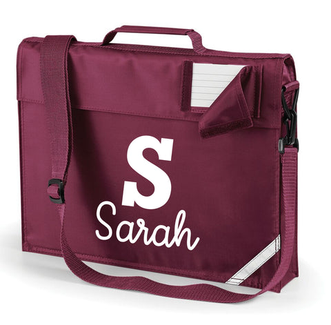 Initiale personnalisée avec sac de livre de nom 