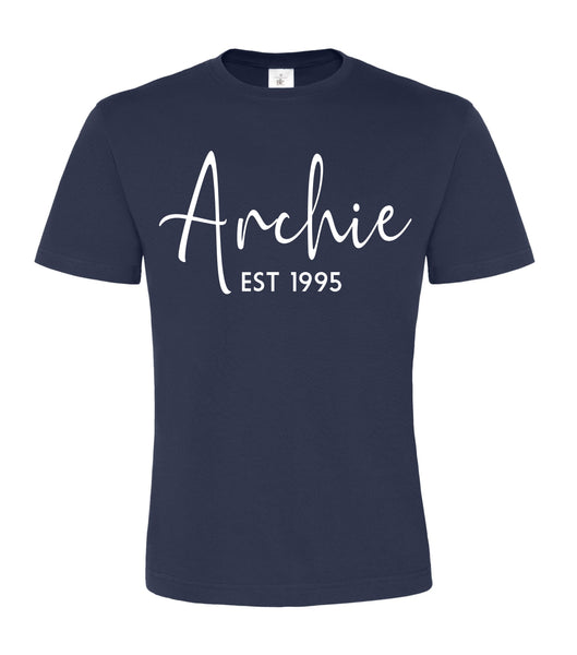 T-shirt unisexe Signature personnalisé avec nom et année 