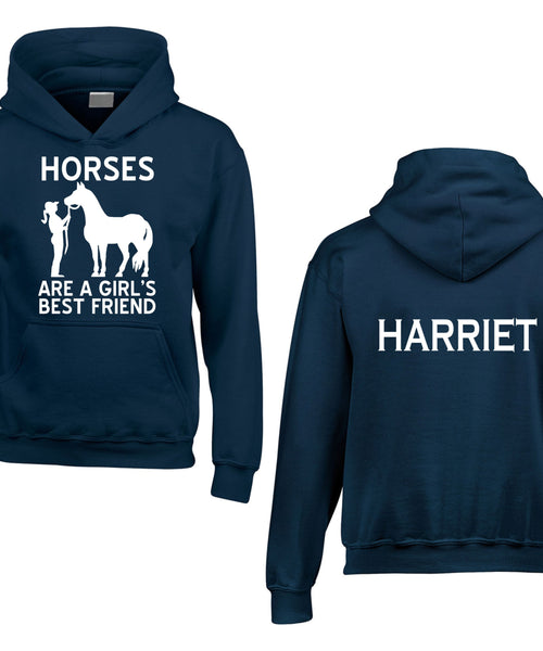 Les chevaux personnalisés sont un sweat à capuche pour filles avec nom sur le dos. 