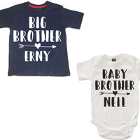 T-shirt bleu marine Big Brother personnalisé et ensemble flèche de body blanc Little Brother 