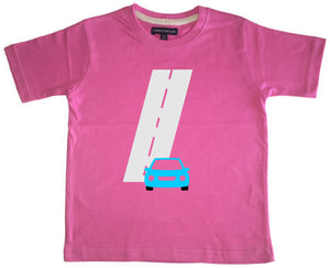 T-shirt pour enfant Bubblegum Pink Birthday Racetrack avec paillettes blanches et imprimé bleu