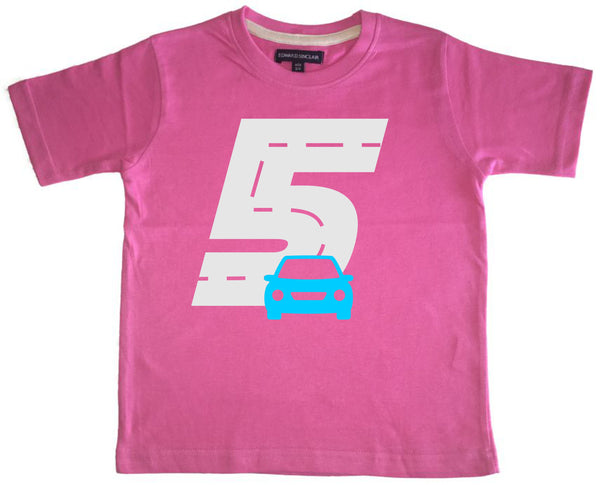 T-shirt pour enfant Bubblegum Pink Birthday Racetrack avec paillettes blanches et imprimé bleu