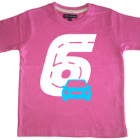 T-shirt pour enfant Bubblegum Pink Birthday Racetrack avec paillettes blanches et imprimé bleu