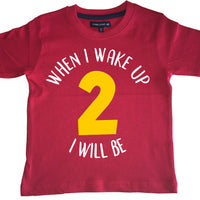 T-shirt enfant rouge 'Quand je me réveille je serai...' anniversaire avec imprimé blanc et jaune 