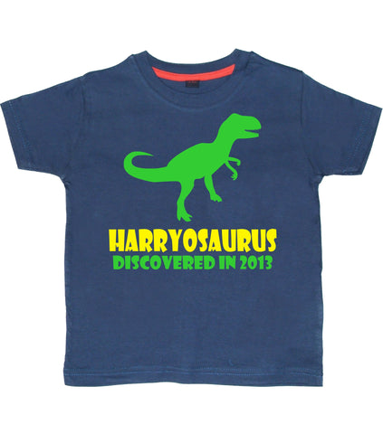 T-shirt enfant personnalisé nom-osaurus avec nom et année