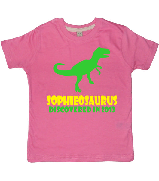 T-shirt enfant personnalisé nom-osaurus avec nom et année