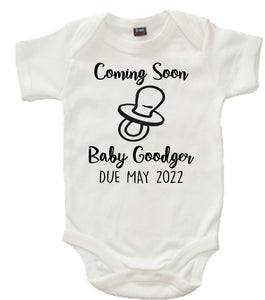 Body bébé Coming Soon personnalisé avec nom et date d'échéance 